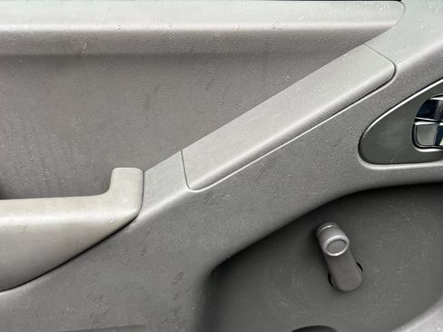 Used 2015 Nissan Frontier S image 10