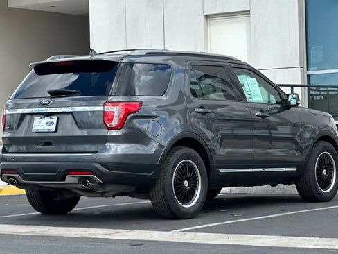 Used 2018 Ford Explorer XLT w/ Equipment Group 201A image 3