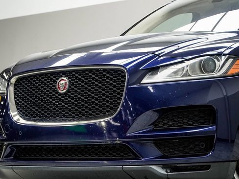 Used 2020 Jaguar F-PACE Premium image 2