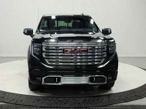 Used 2023 GMC Sierra 1500 Denali w/ Denali Reserve Package AWD/4WD image 3