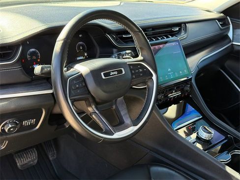 Used 2022 Jeep Grand Cherokee L Limited image 21