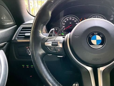 Used 2020 BMW M4 Coupe w/ Competition Package RWD image 23