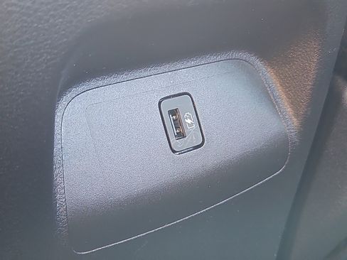 Certified 2023 Nissan Sentra SV image 9