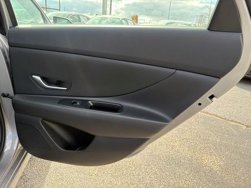 New 2026 Hyundai Elantra SE image 16