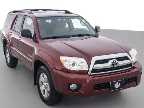 Used 2007 Toyota 4Runner SR5 AWD/4WD image 1