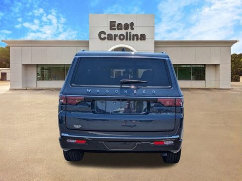 Certified 2025 Jeep Wagoneer Series III w/ Premium Group I AWD/4WD image 4