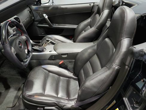 Used 2006 Chevrolet Corvette Convertible w/ Preferred Equipment Group RWD image 26