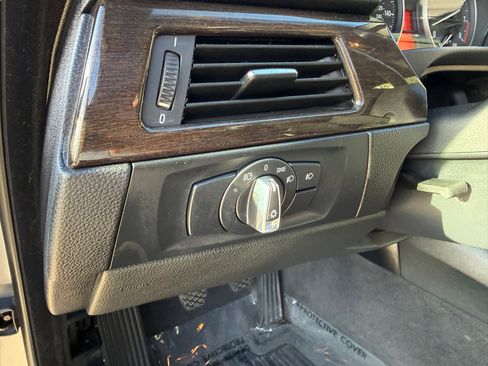 Used 2011 BMW 328i Convertible image 12