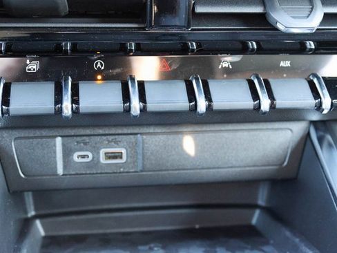 New 2026 GMC Canyon AT4 w/ AT4 Premium Package image 17