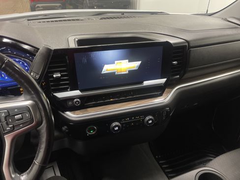 Used 2022 Chevrolet Silverado 1500 LT image 28