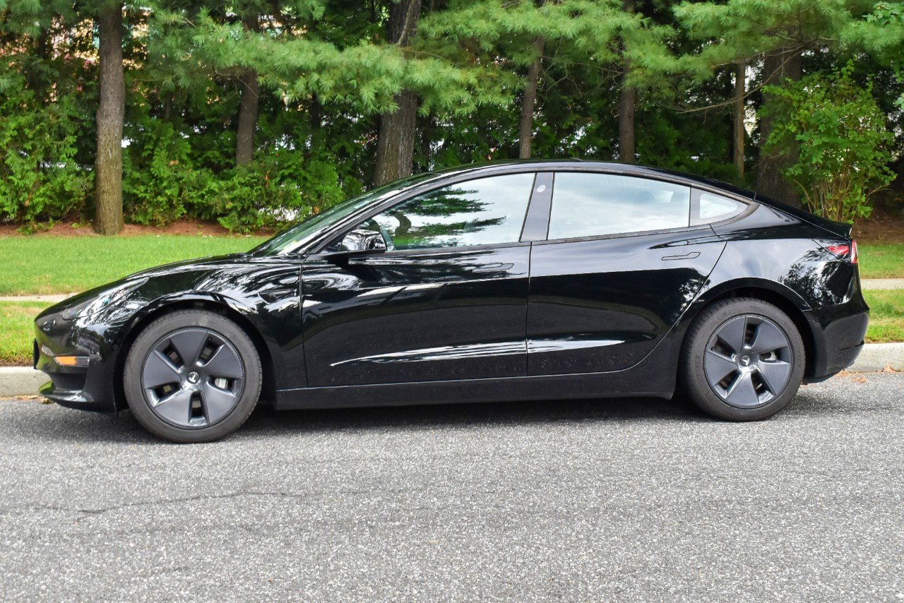 Used 2022 Tesla Model 3 Long Range AWD/4WD image 3