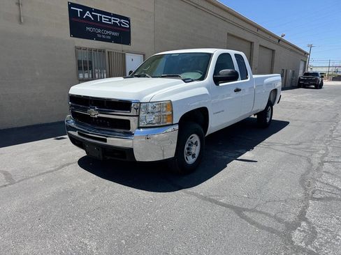 Used 2008 Chevrolet Silverado 2500 W/T RWD image 4