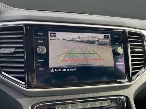 Used 2021 Volkswagen Atlas Cross Sport SEL Premium image 11