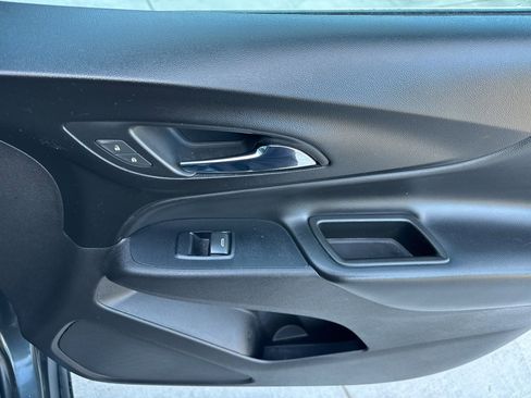 Used 2018 Chevrolet Equinox LT w/ Sun & Infotainment Package image 19