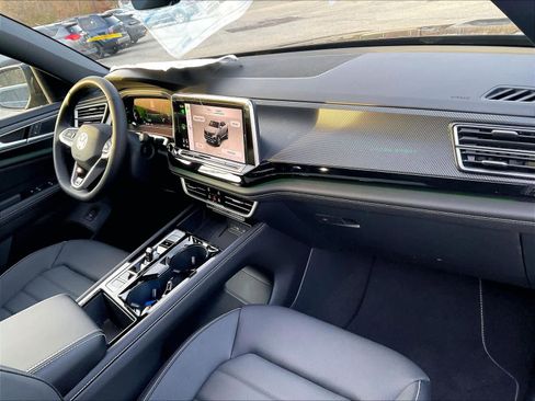 New 2026 Volkswagen Atlas Cross Sport SEL R-Line image 10