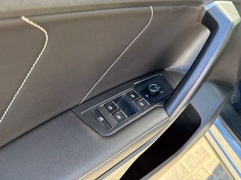 Certified 2023 Volkswagen Tiguan SE image 13