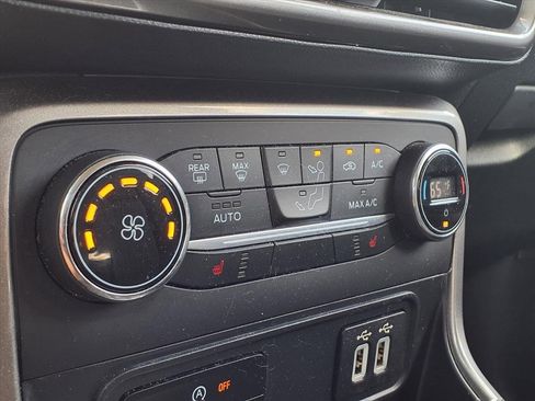 Used 2020 Ford EcoSport SE image 18