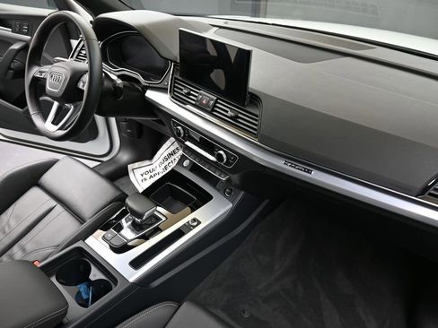 Certified 2025 Audi Q5 2.0T Premium w/ Convenience Plus Package image 13