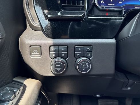 Used 2023 Chevrolet Silverado 1500 ZR2 image 22