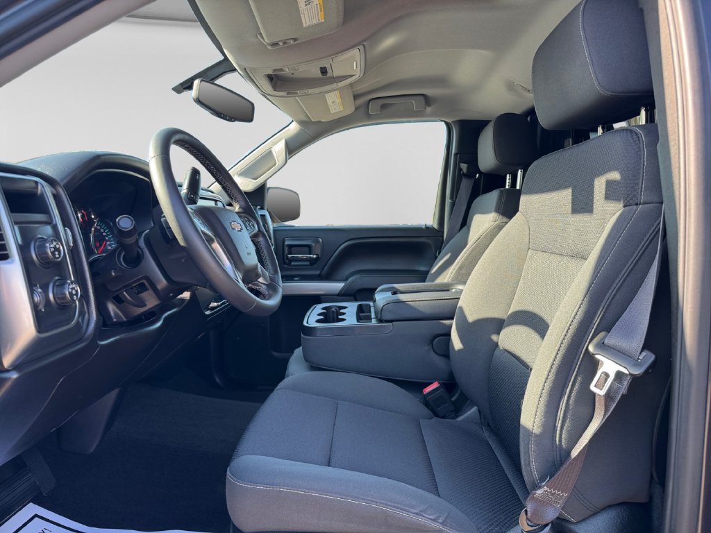 Used 2015 Chevrolet Silverado 1500 LT w/ LT Convenience Package AWD/4WD image 18