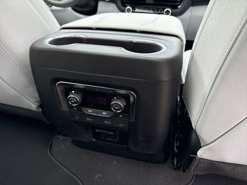 New 2026 Chevrolet Suburban Premier image 15