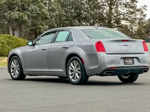 Used 2018 Chrysler 300 Limited image 6