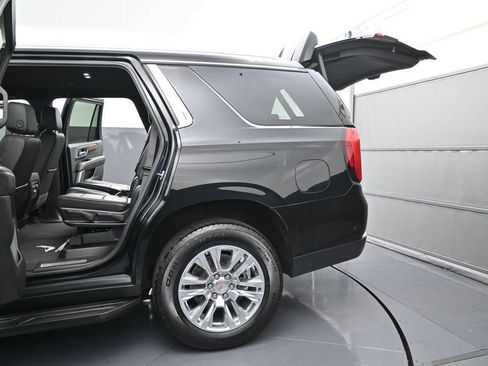 Used 2025 GMC Yukon Denali AWD/4WD image 12
