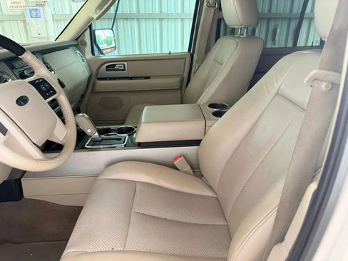 Used 2014 Ford Expedition Limited w/ Equipment Group 301A AWD/4WD image 17