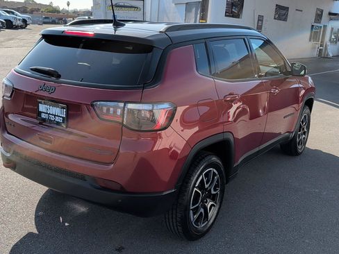 Used 2025 Jeep Compass Trailhawk AWD/4WD image 15