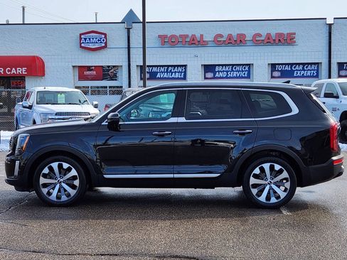 Used 2020 Kia Telluride S w/ S 8 Passenger Seating Package AWD/4WD image 2