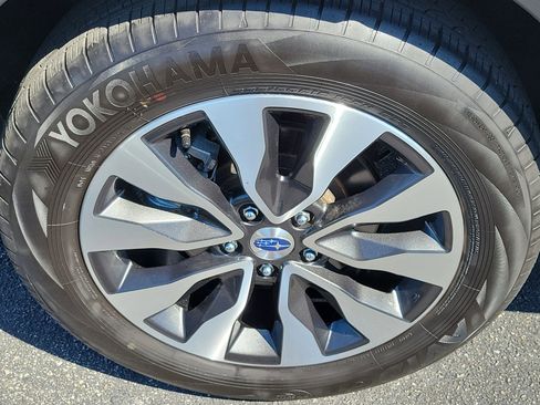 Certified 2025 Subaru Outback Limited image 10