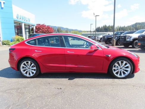 Used 2019 Tesla Model 3 Performance AWD/4WD image 9