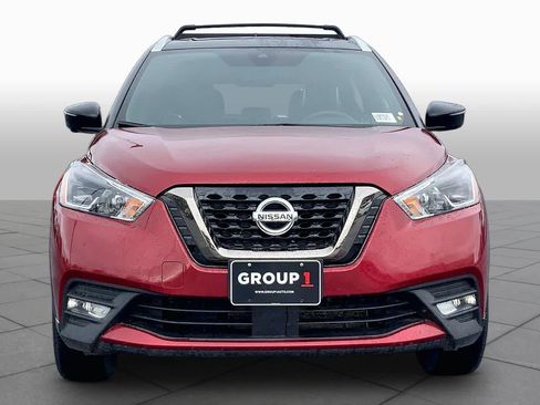 Used 2020 Nissan Kicks SR w/ SR Premium Package FWD image 4
