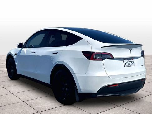 Used 2021 Tesla Model Y Long Range AWD/4WD image 7