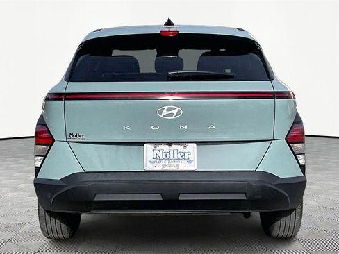 Used 2025 Hyundai Kona SE image 4