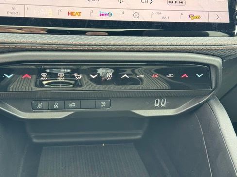 New 2026 Jeep Cherokee Limited AWD/4WD image 21