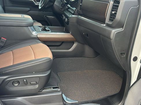 Certified 2024 Chevrolet Silverado 2500 High Country w/ Technology Package image 21