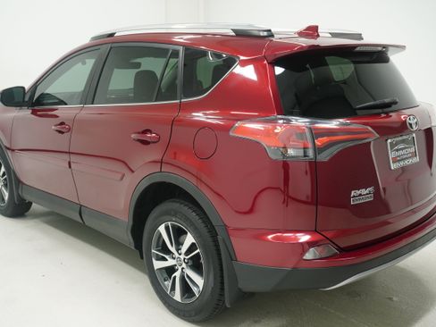 Used 2018 Toyota RAV4 XLE FWD image 6