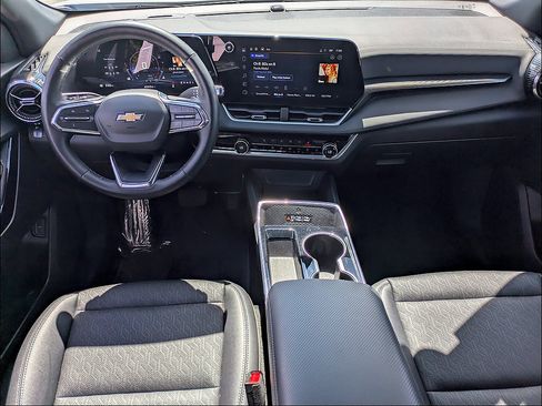 Used 2025 Chevrolet Equinox LT w/ Convenience Package II FWD image 16