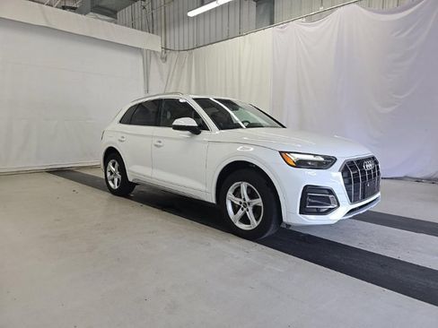 Used 2023 Audi Q5 2.0T Premium w/ Convenience Package AWD/4WD image 3