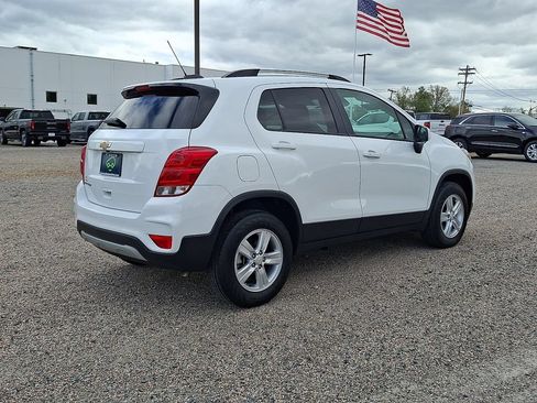 Certified 2022 Chevrolet Trax LT w/ LT Convenience Package AWD/4WD image 9