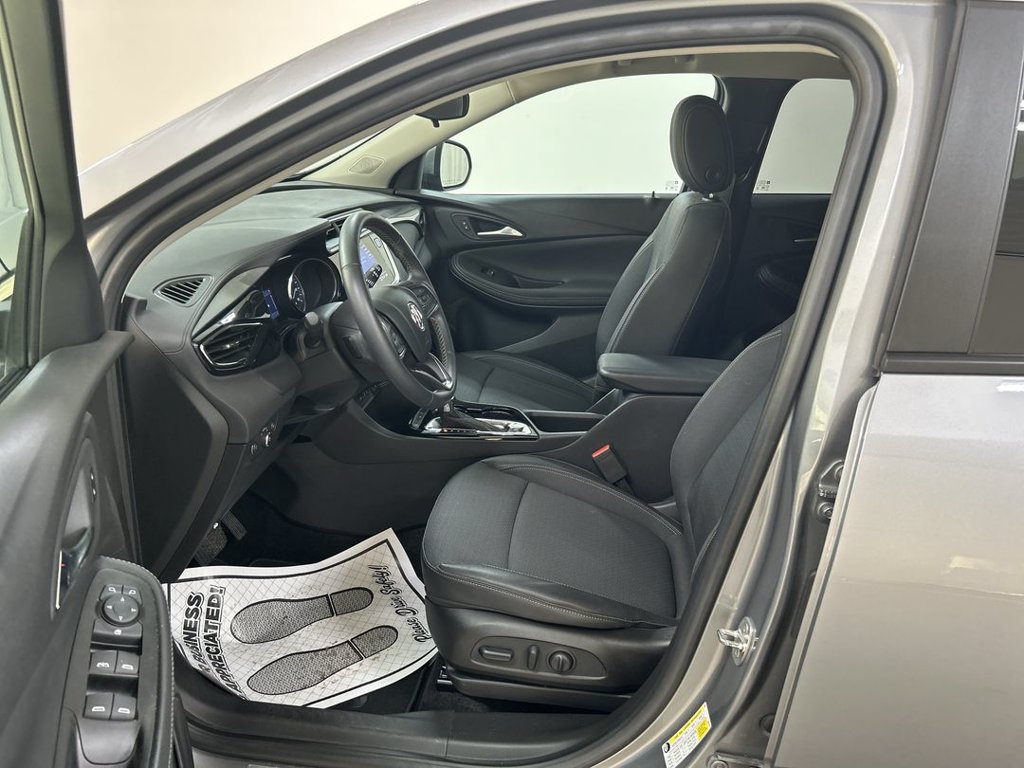 Certified 2023 Buick Encore GX Select w/ Sport Touring Package FWD image 9