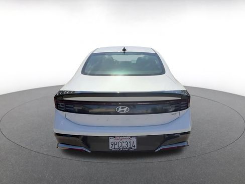 Used 2025 Hyundai Sonata SEL FWD image 11