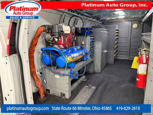 Used 2018 Chevrolet Express 3500 Extended w/ Driver Convenience Package RWD image 29