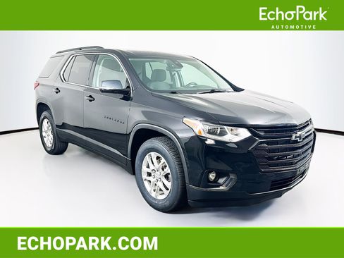 Used 2020 Chevrolet Traverse LT w/ LPO, Blackout Package AWD/4WD image 1
