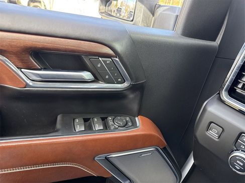 Used 2024 GMC Sierra 2500 Denali Ultimate image 11