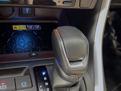 Used 2022 Toyota RAV4 Limited image 24