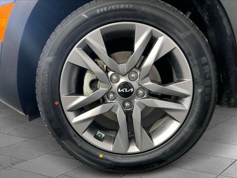 Used 2023 Kia Seltos S image 9