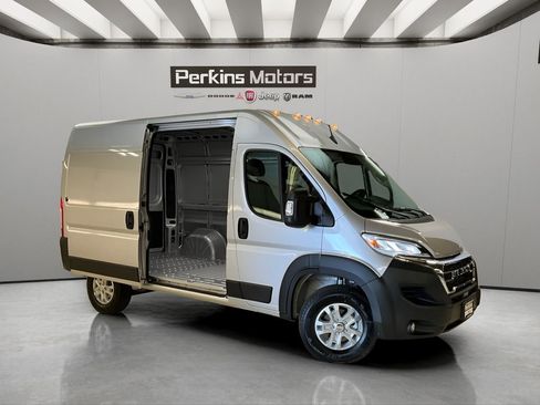 New 2025 RAM ProMaster 1500 w/ Quick Order Package 22G SLT image 1