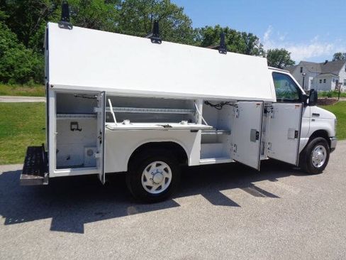 Used 2015 Ford E-350 and Econoline 350 Super Duty w/ Power Windows & Locks Group RWD image 24